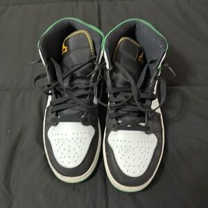 jordan Oakland 1 mids se
